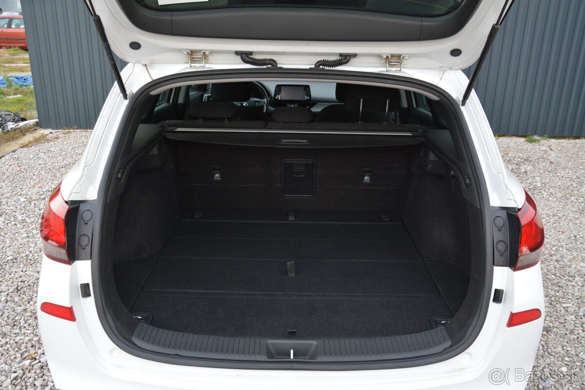 Hyundai i30 CW 1.60 CRDi Family SR 1Majiteľ - 13