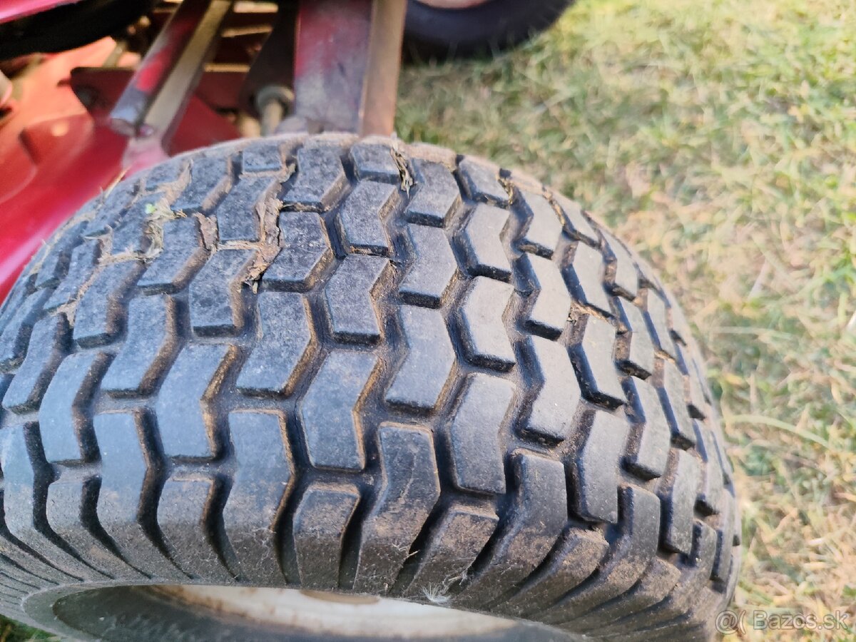 Traktorová kosačka Wheel Horse - 13