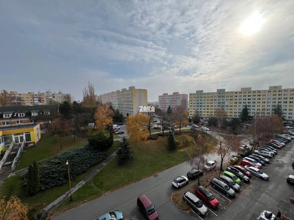 FURČA - KROSNIANSKA - 3 izbový byt pražský typ, 70 m2 + logg - 13