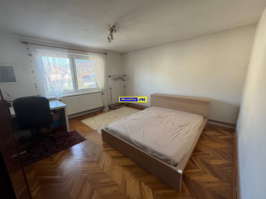 Rodinný dom vo vyhľadávanej lokalite Považský Chlmec - 13