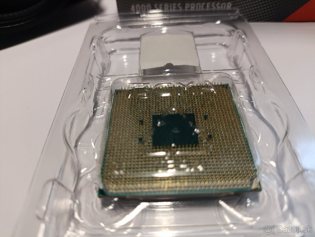 AMD Ryzen 3 4100+Stock chladič - 13