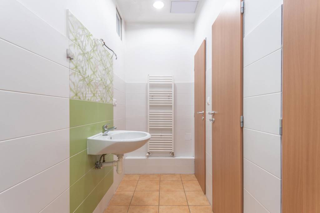 Predaj komerčných / kancelárskych priestorov v Petržalke - 13