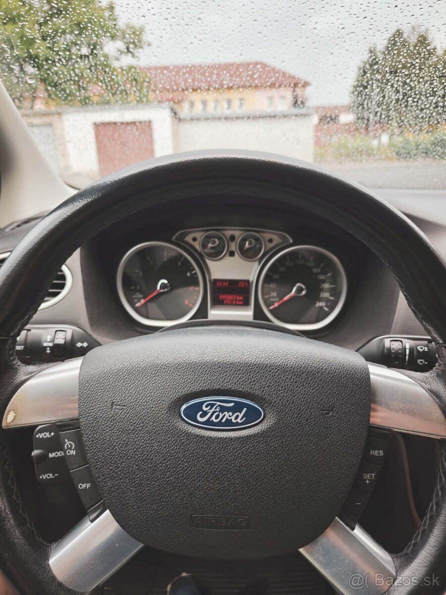Ford Focus Sedan 1.6 74kW M5 - 13