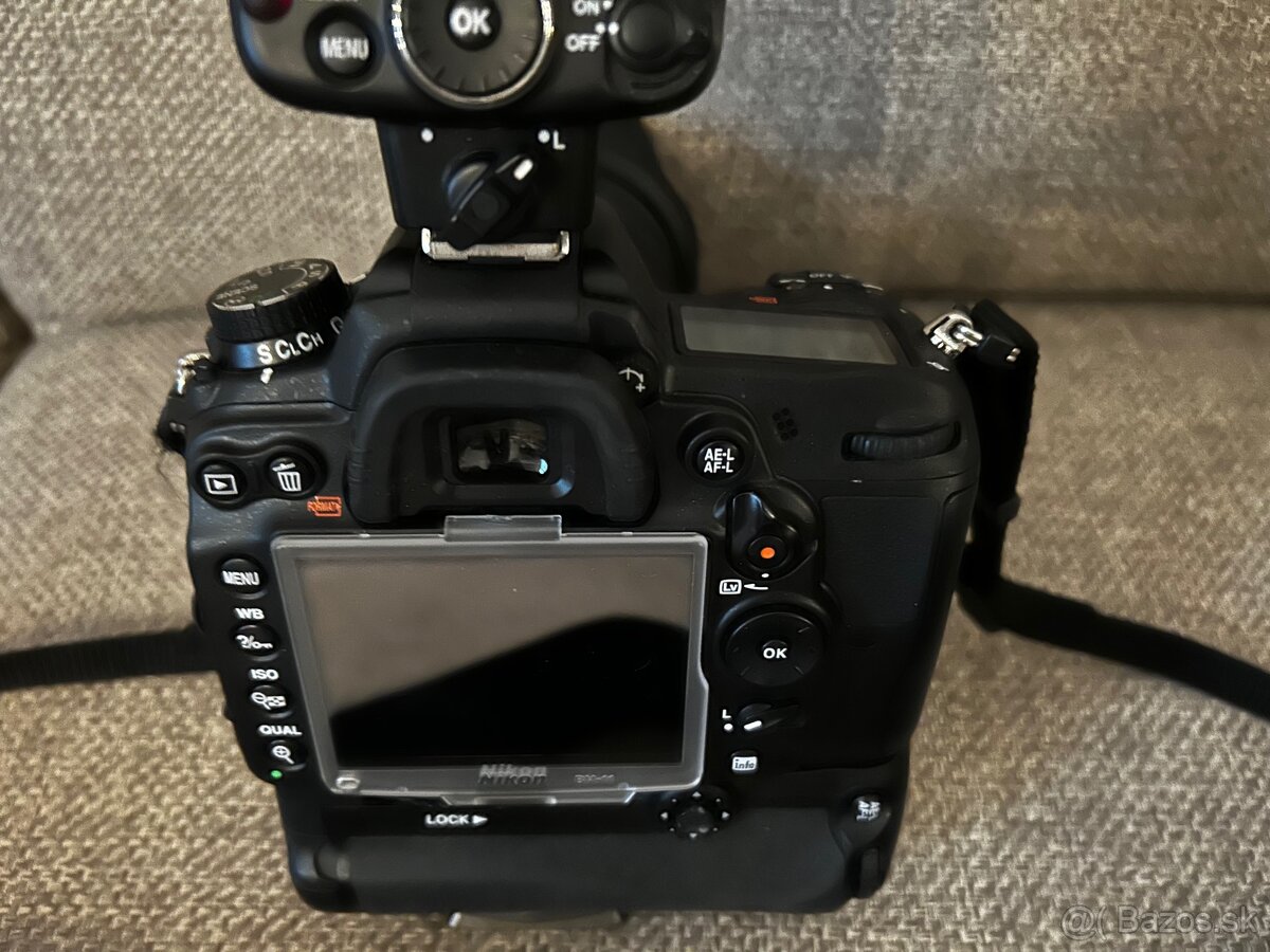 Nikon D7000 s bleskom Nikon SB-700 a príslušenstvom - 13