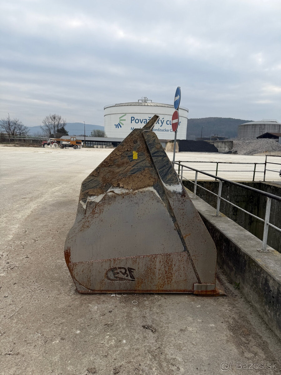 Kol. Nakladač VOLVO L180H (2016) - 13