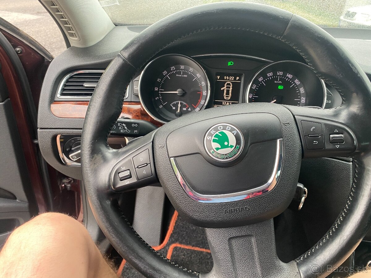 Škoda Superb 2.0 TDI PD Elegance DSG - 13