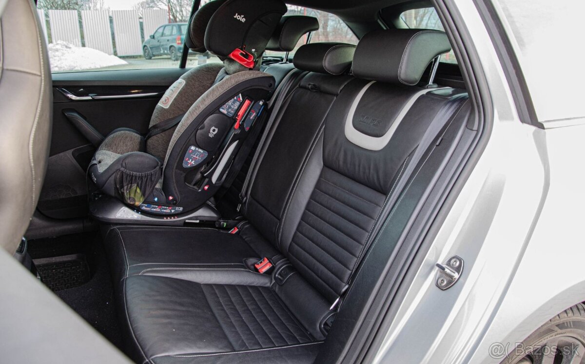 Škoda Octavia Combi 2.0 TDI RS - 13