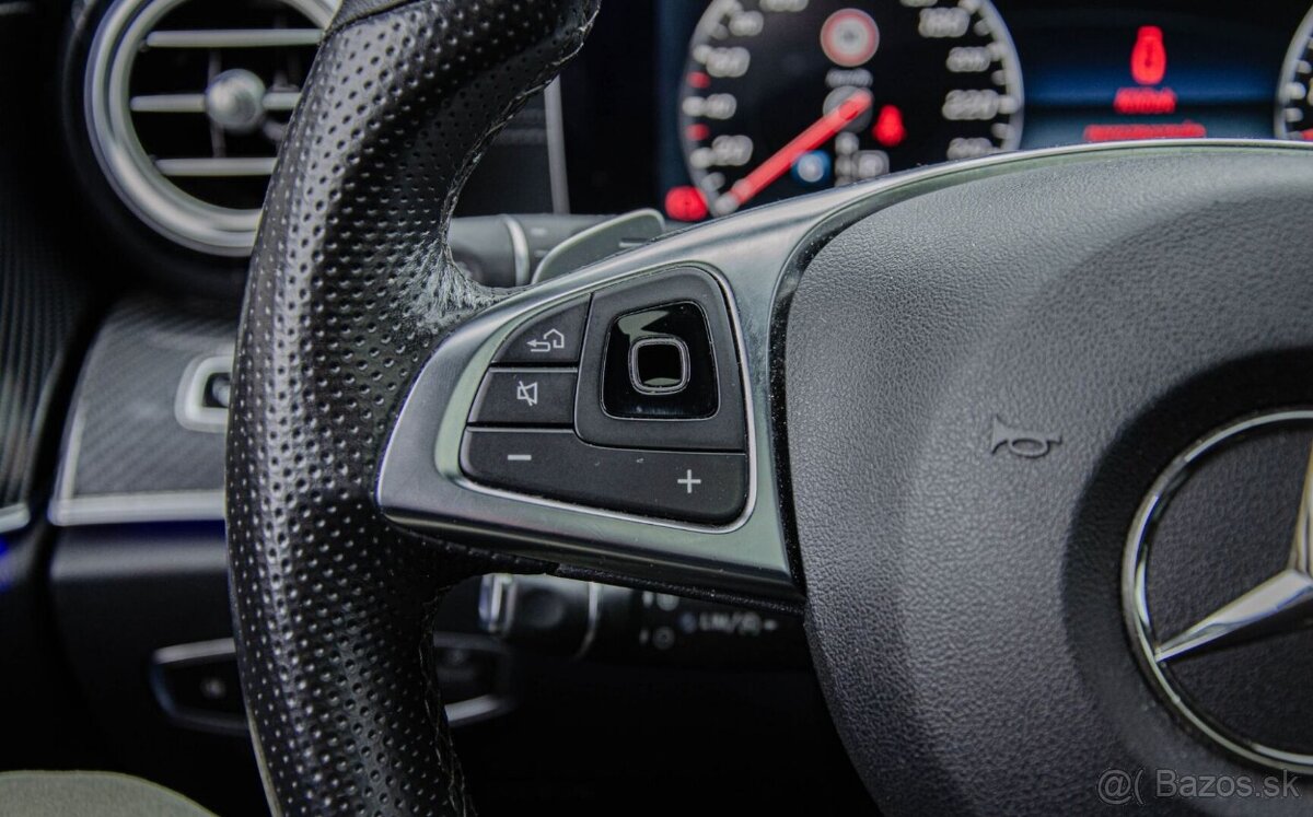 Mercedes-Benz E trieda Sedan 350 BlueTEC - 13