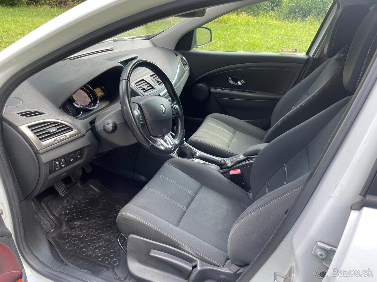 Renault Megane III Grandtour - 13