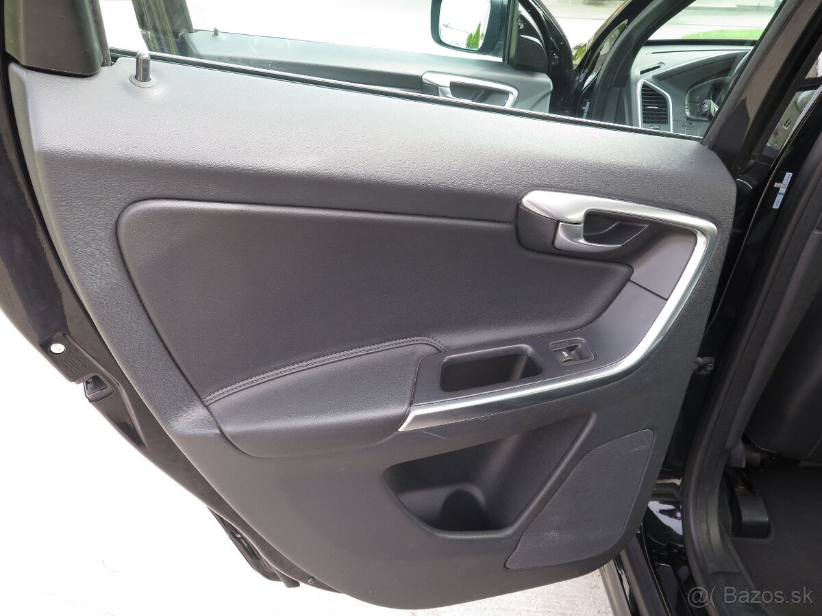 VOLVO XC60 2.0D 4WD - 13