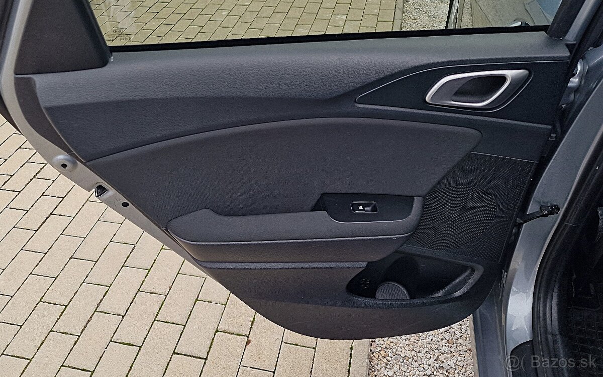 KIA CEED SW 1.5 T-GDI SILVER/MOZNY ODPOCET DPH - 13
