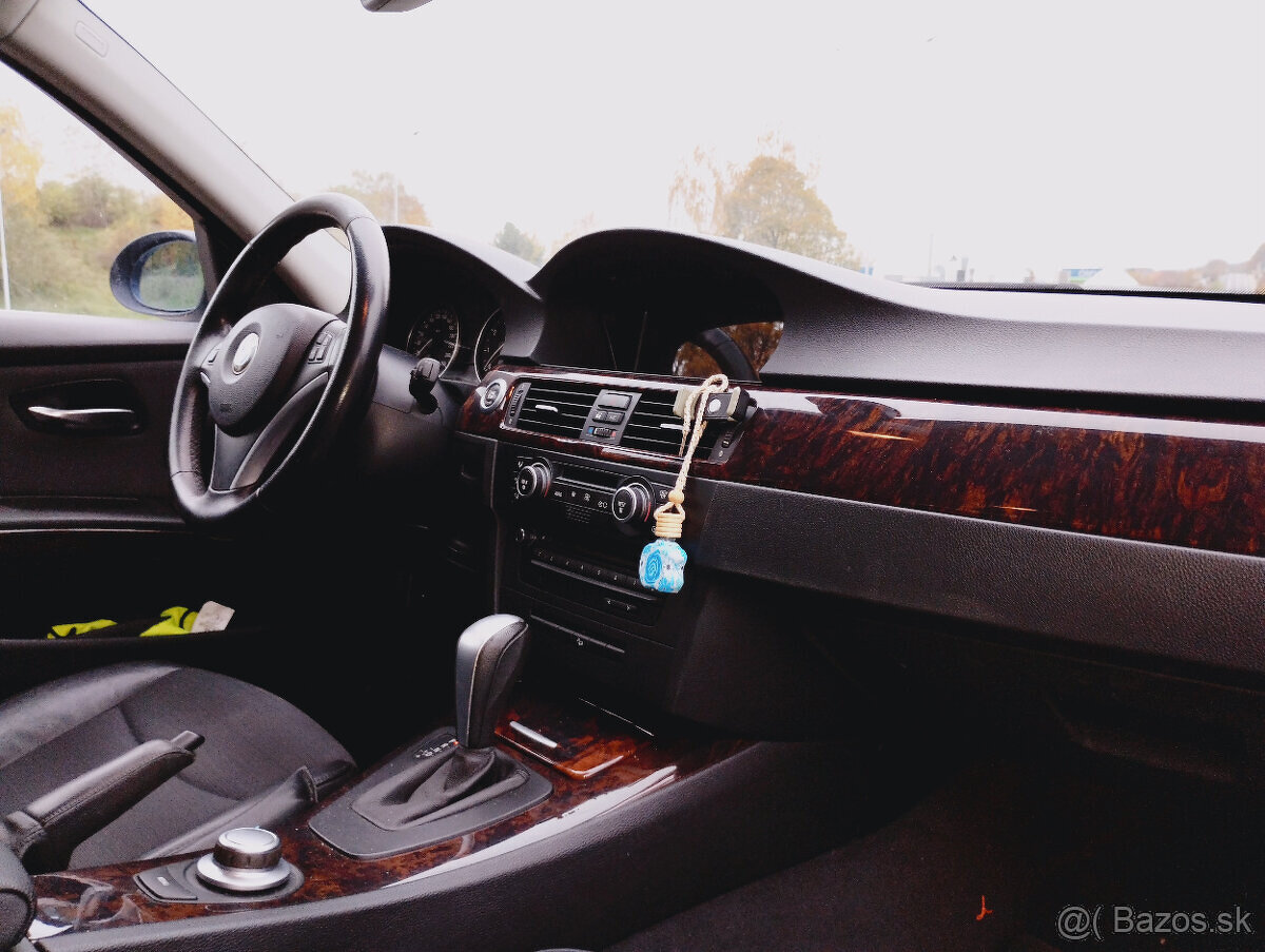 BMW E90 325i 6A/T xDrive (2008) - 13