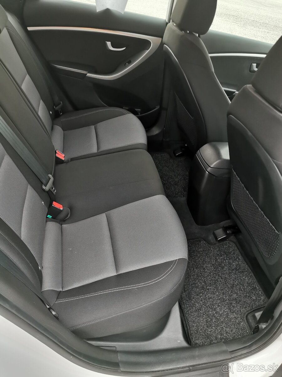 Predám Hyundai i30 1,4i MPI DOHC CVVT Family - 13