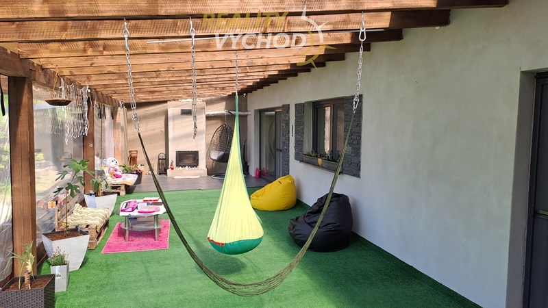 Rodinný dom s bazénom za cenu bytu - 13