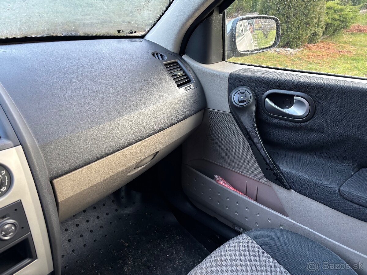 Renault Megane II - 13