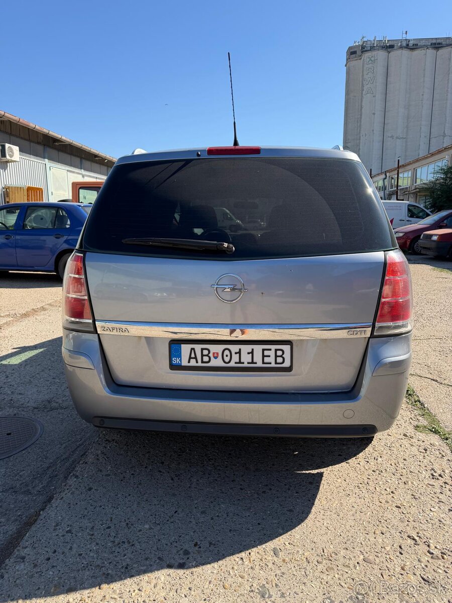 Opel Zafira - 13