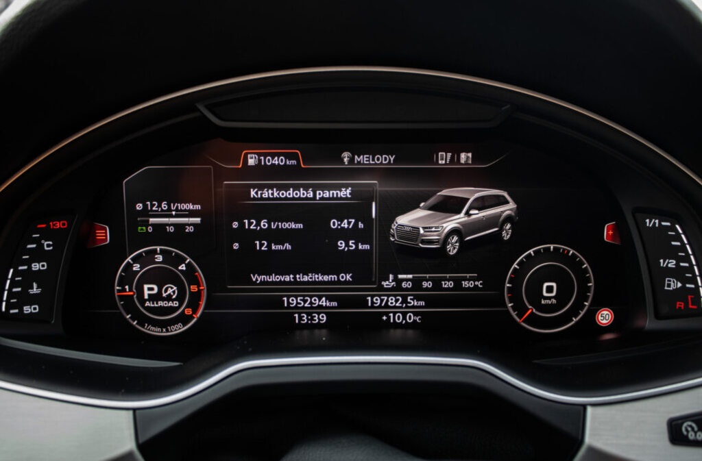 Audi Q7 3.0 TDI quattro tiptronic, 200kW (2015) - 13