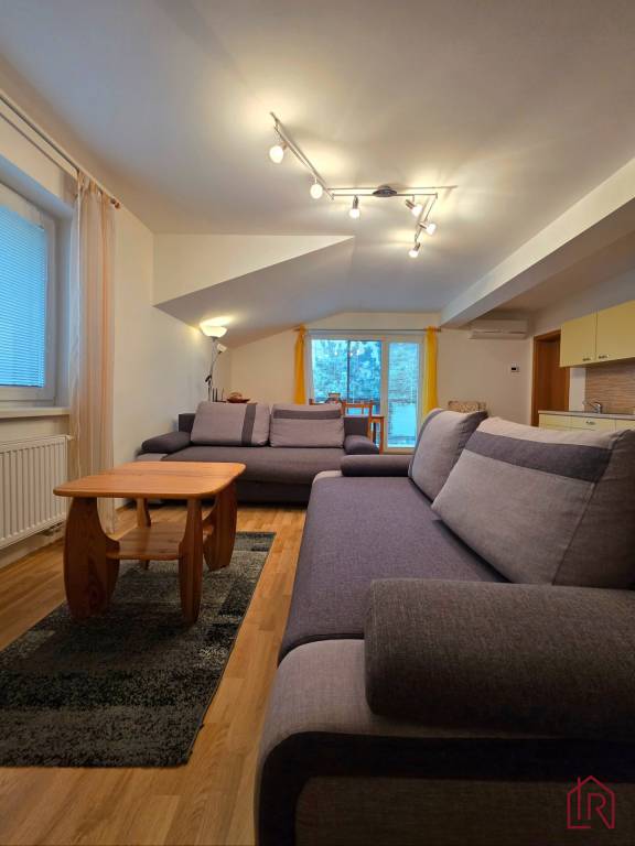 Apartmán, Nová Lesná, 46m2 + balkón, park. miesto, zariadený - 13