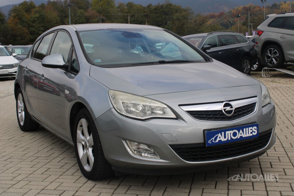 Opel Astra 1,7 CDTi 81 kW - 13