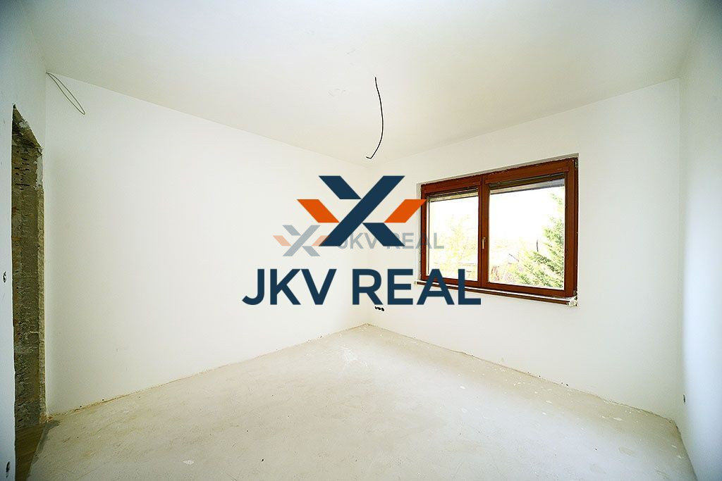 4 izbový rodinný dom s garážou v tichej lokalite - 13