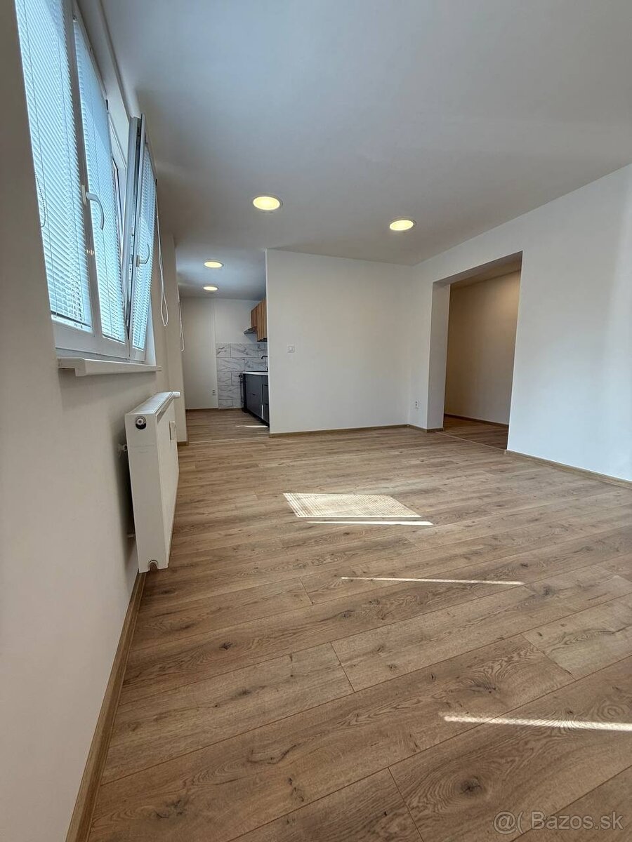 na predaj krásny 3 izbový byt Handlová - 13