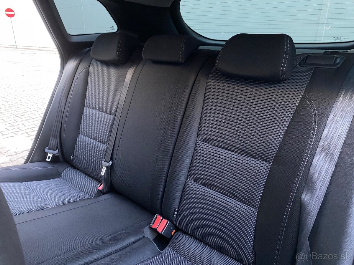 Predám Hyundai i30 Kombi 1.6 CRDi - 13