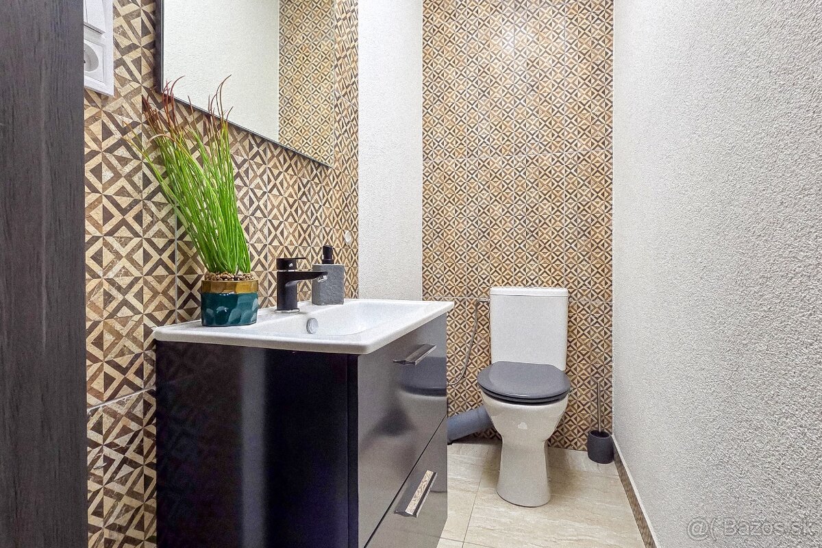 Na prenájom kompletne zrekonštruovaný podnikateľský priestor - 13