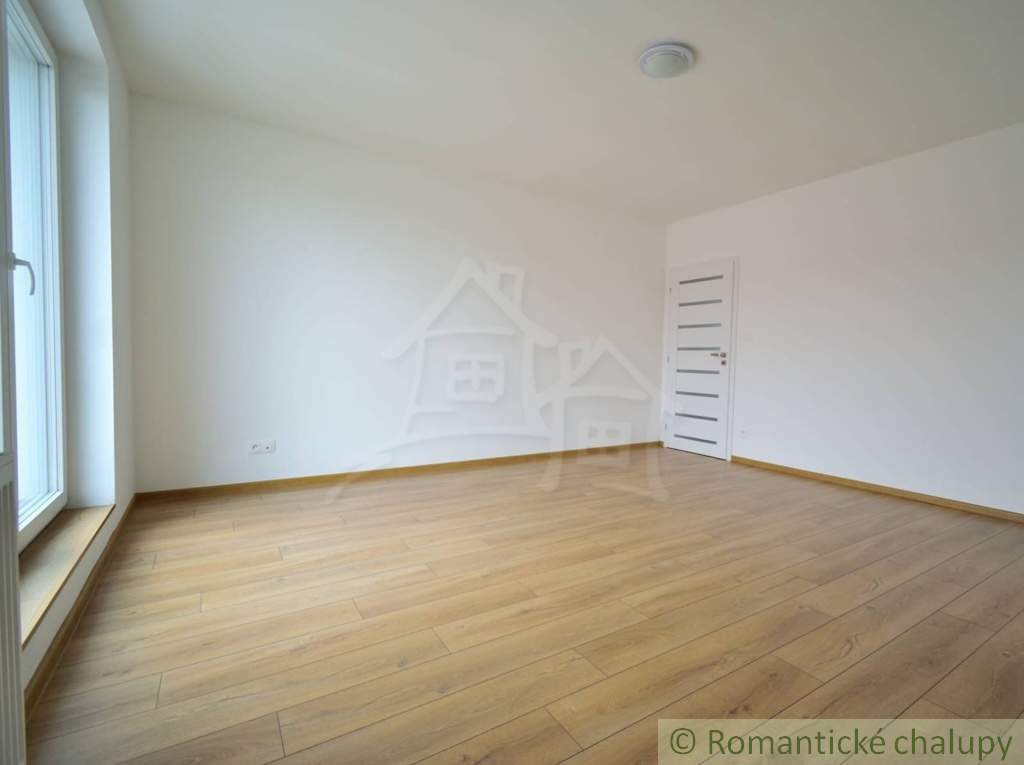 Novostavba štvorizbového rodinného domu s garážou v radove - 13