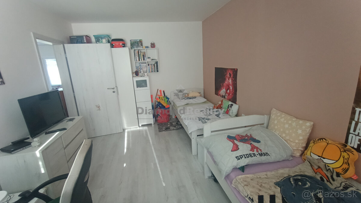 RezervovanéNa predaj krásna novostavba v obci Svätoplukovo - 13