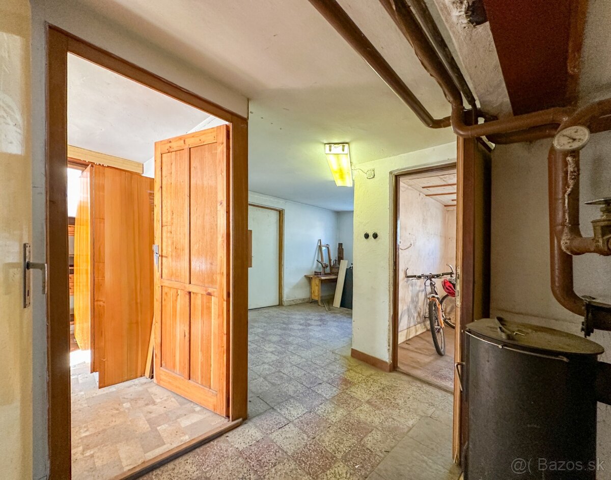 Dom s letnou kuchynkou v meste Žarnovica - 13
