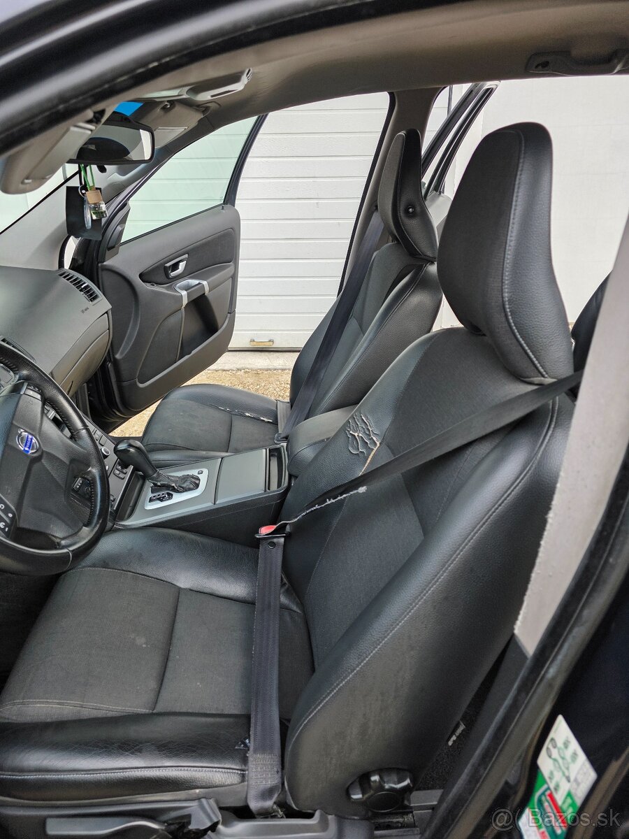 Volvo Xc 90 2.4d5 rok 2010 - 13