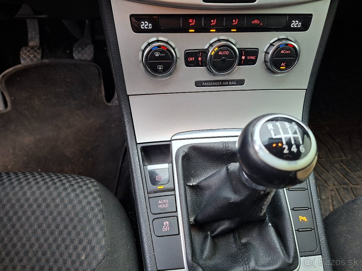 Volkwagen Passat B7 Variant - 13