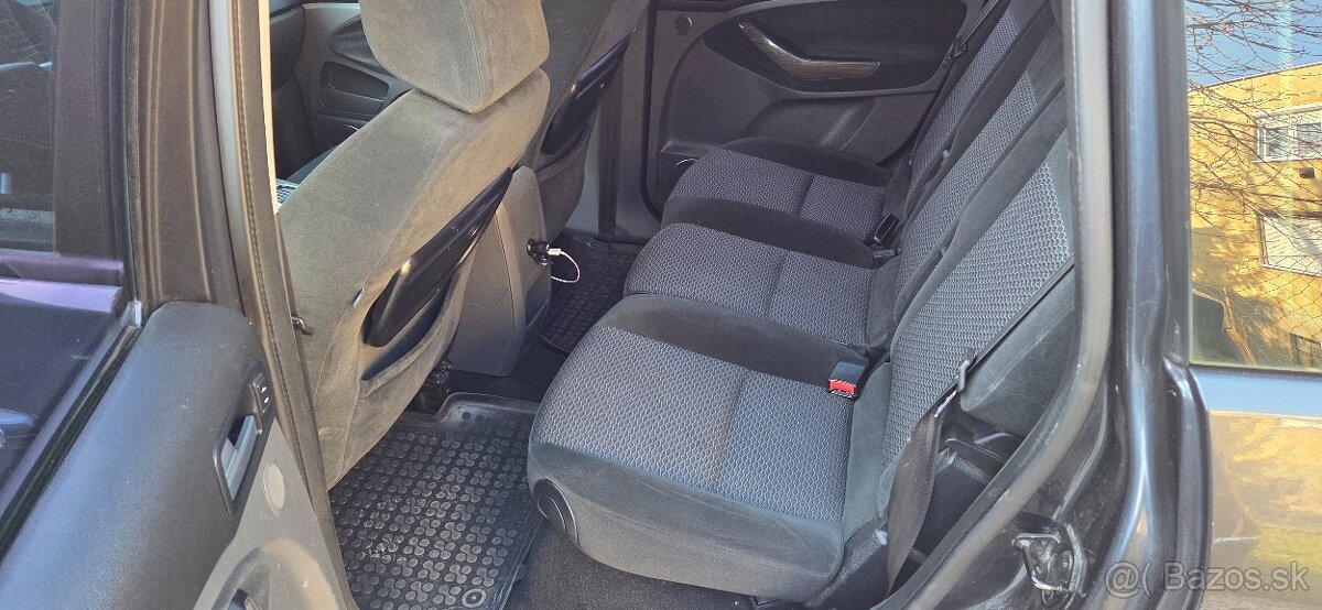 Ford Focus C-max GHIA - 13