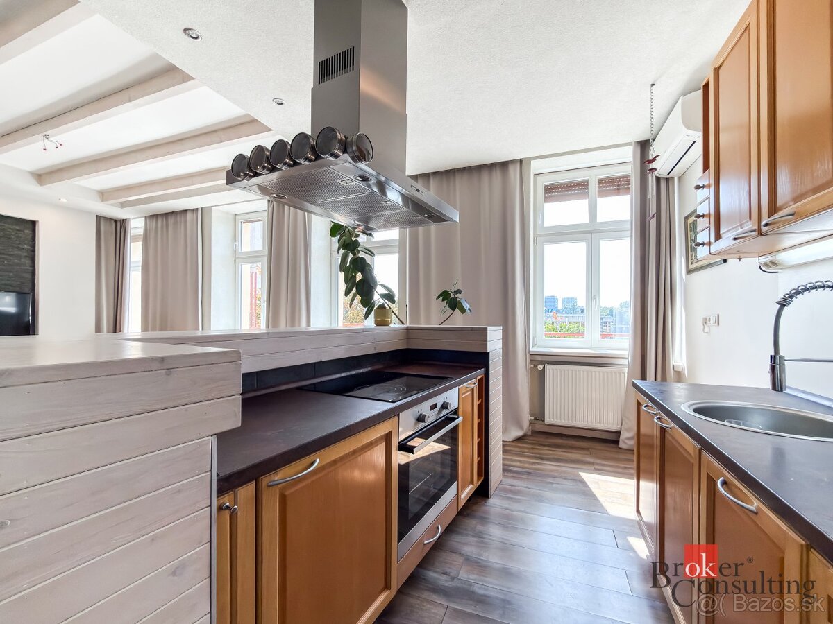 Veľkometrážny staromestský 2i byt s balkónom pri Dunaji – foto 8