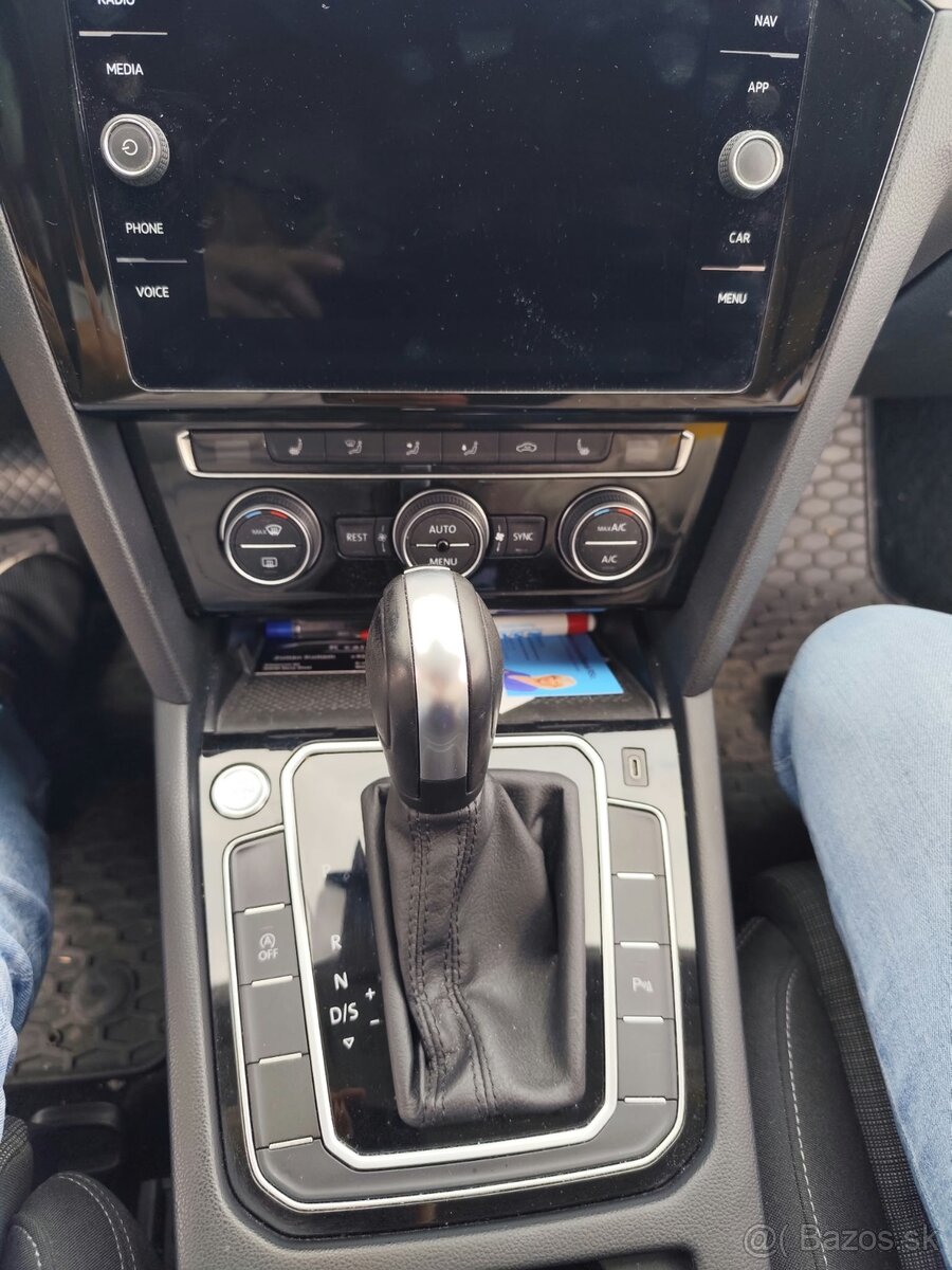 Volkswagen Passat 2.0 TDI - 13