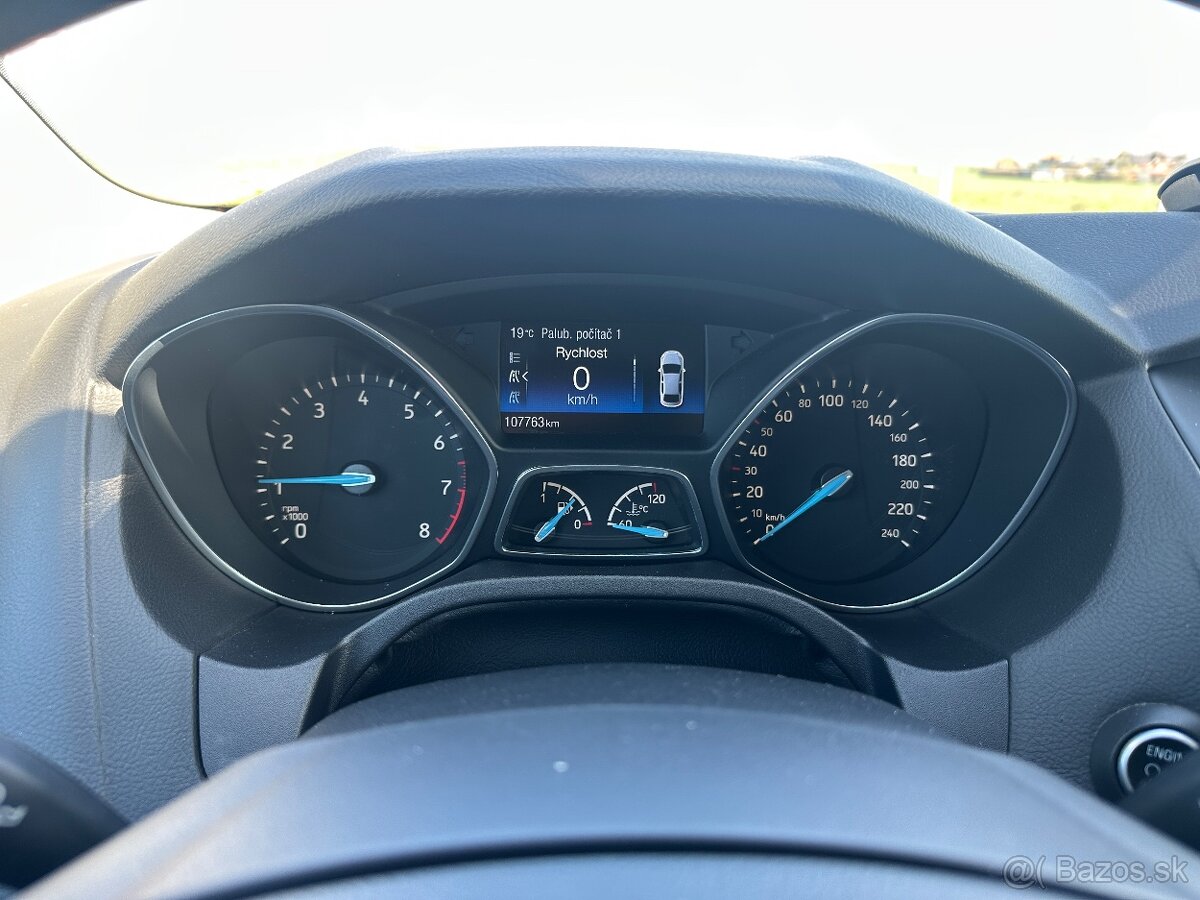 Ford Focus Combi benzín - 13