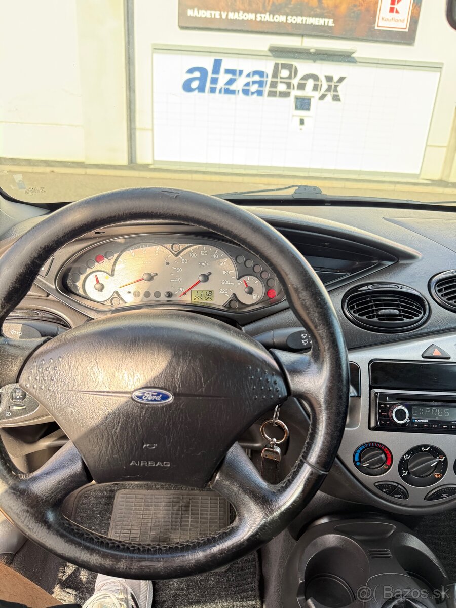Ford Focus 1.6 benzín - 13