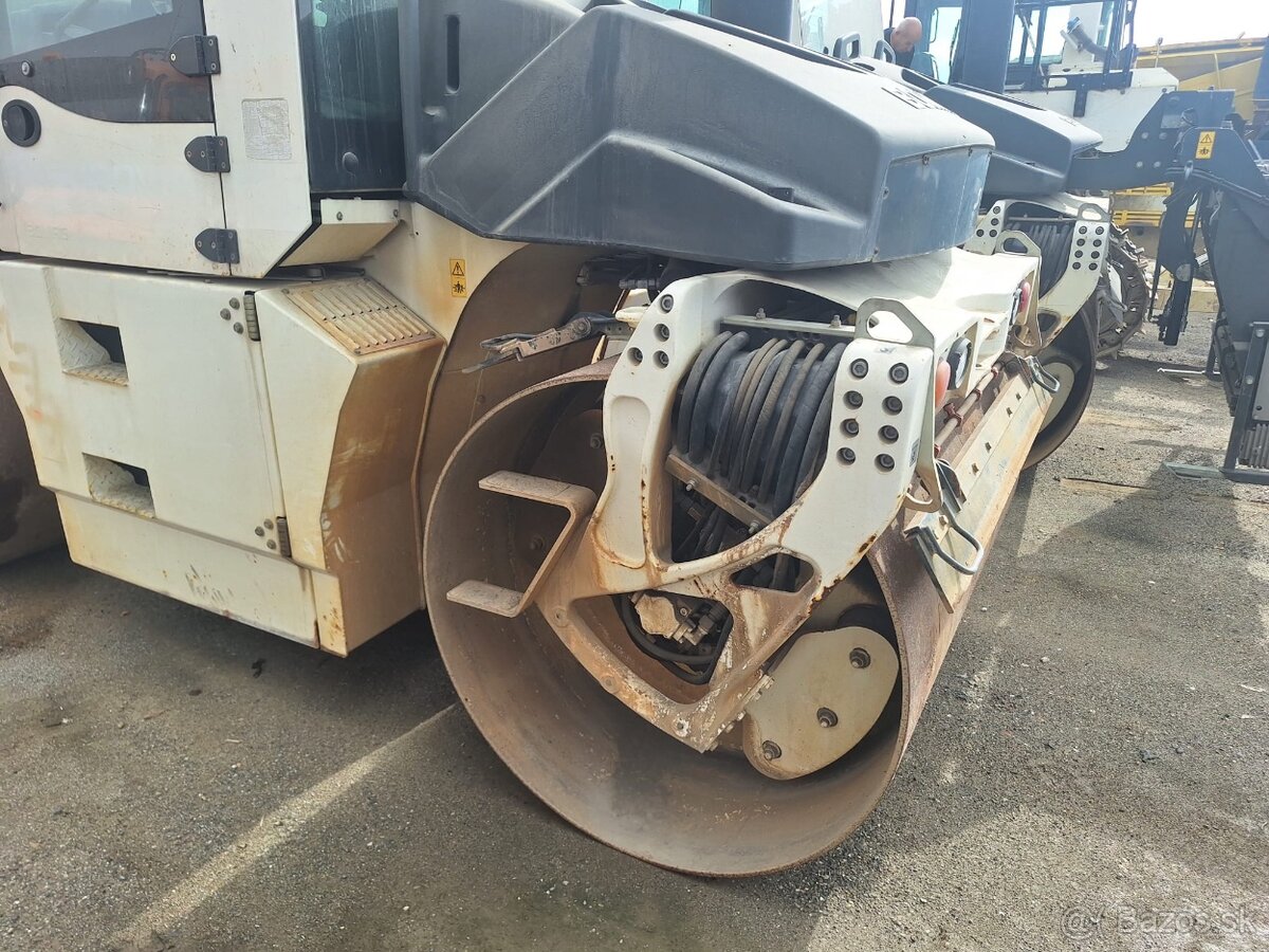 Cestný valec BOMAG - 13