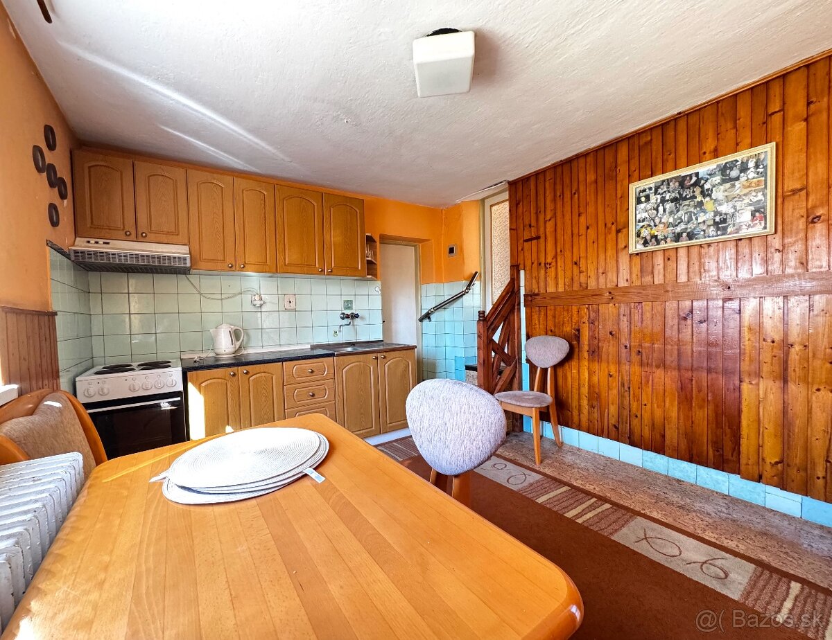 NA PREDAJ - Priestranný 5-izbový rodinný dom Ľubeľa - 13