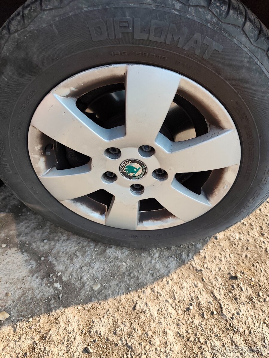 Vymením škoda Octavia 2,0 tdi - 13