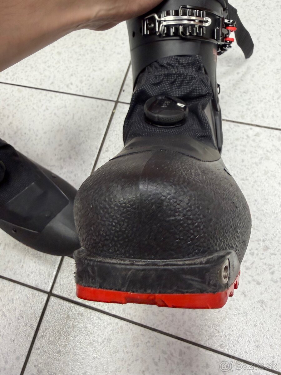 Atomic backland carbon - 13