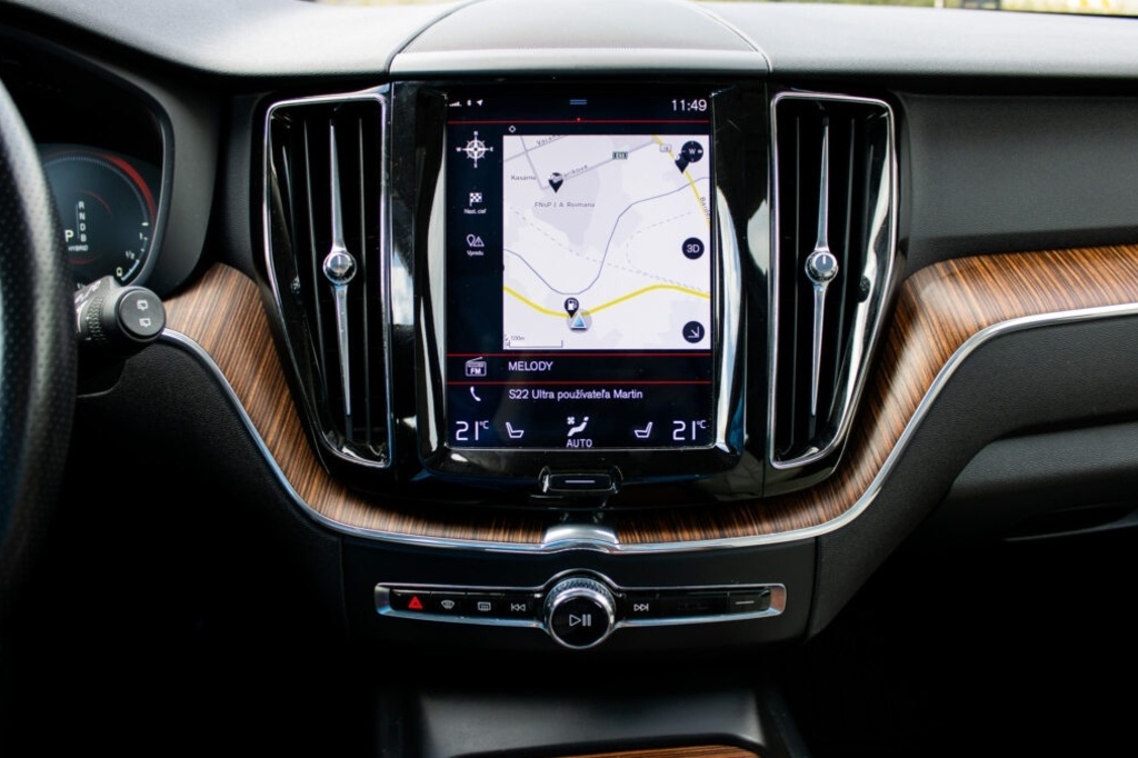 Volvo XC60 2.0 T8 Momentum AWD - 13