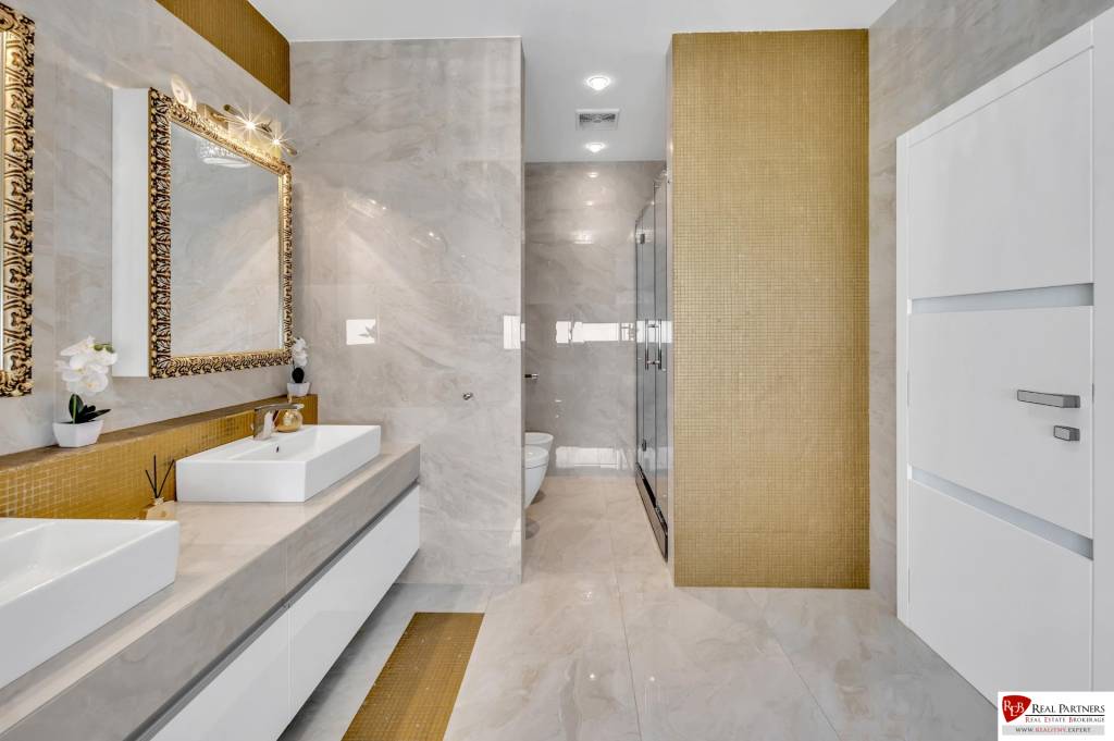 Predaj, Luxusný 4 izbový byt, 180 m2 + 25 m2, Condominium Re - 13