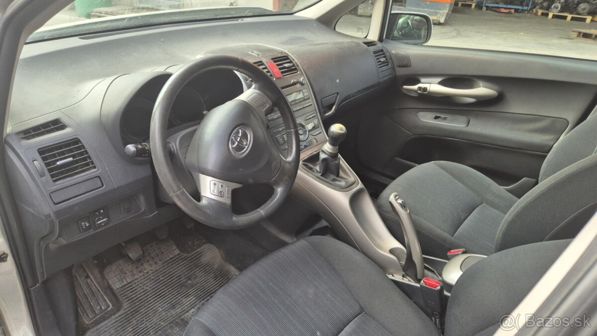 Toyota Auris 1,6i 91kw kód: 1ZR-FE - 13