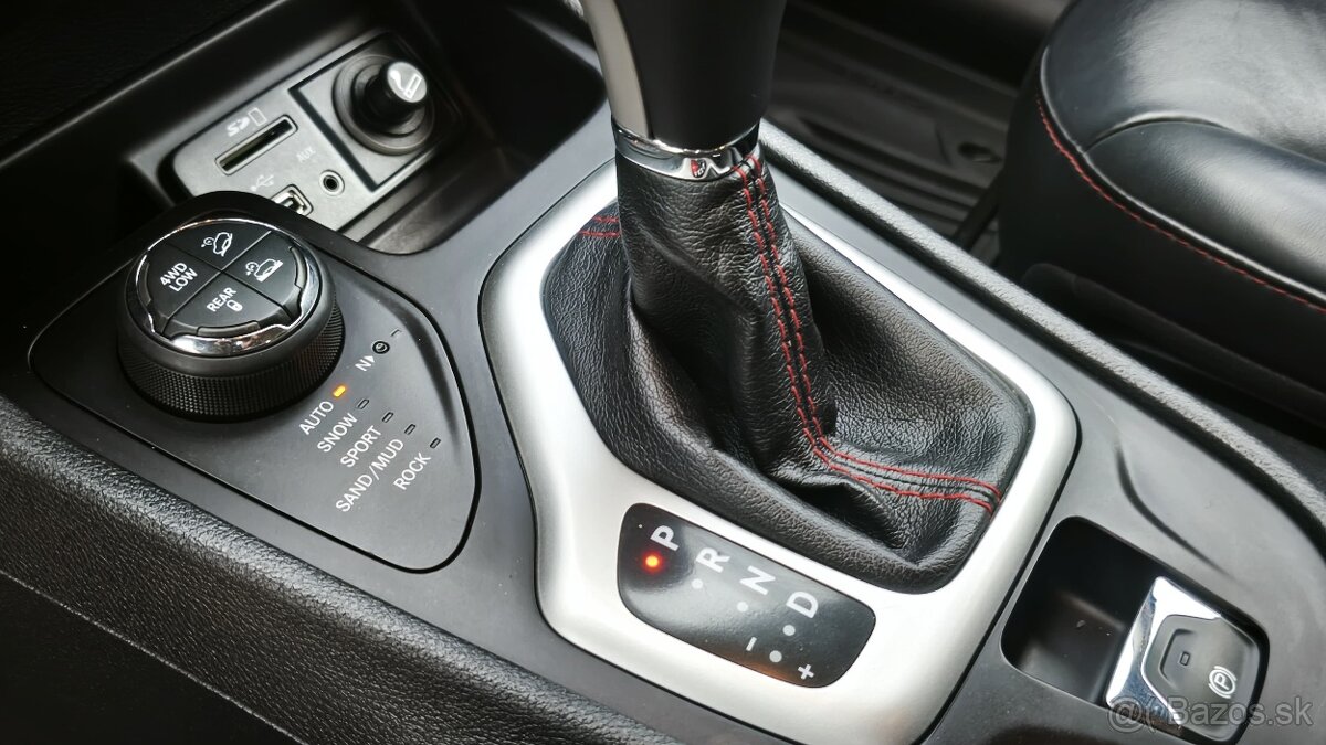 Jeep Cherokee 3.2 V6 /Trail Hawk / 4x4/Automat/ - 13