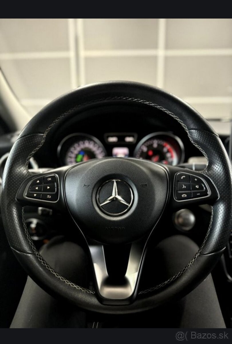 Mercedes-Benz GLA 200d 4MATIC AMG – TOP stav - 13