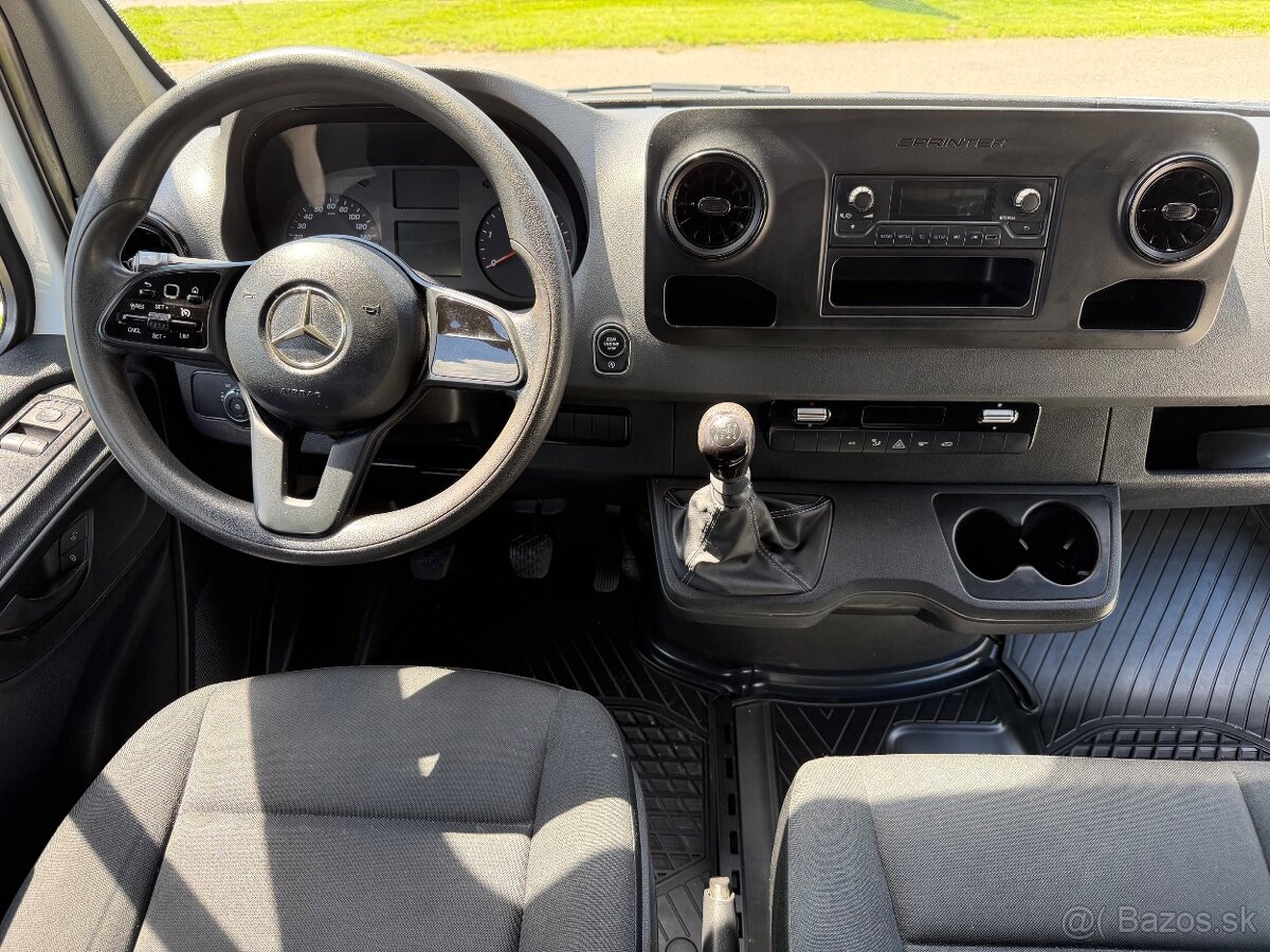 MercedeBenz Sprinter 6 Míst I.majitel ČR r.6/2020 175.tis km - 13