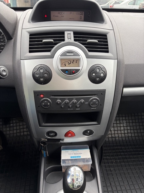 Renault Mégane 1.4 16V LS ICE - 13