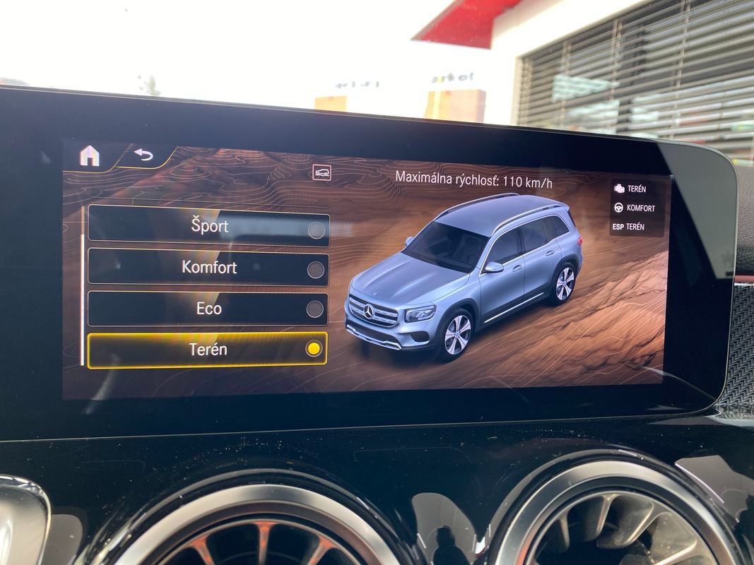 Mercedes-Benz GLB 220d 140kW 4Matic AT/9 AMG Line 7-Miest - 13