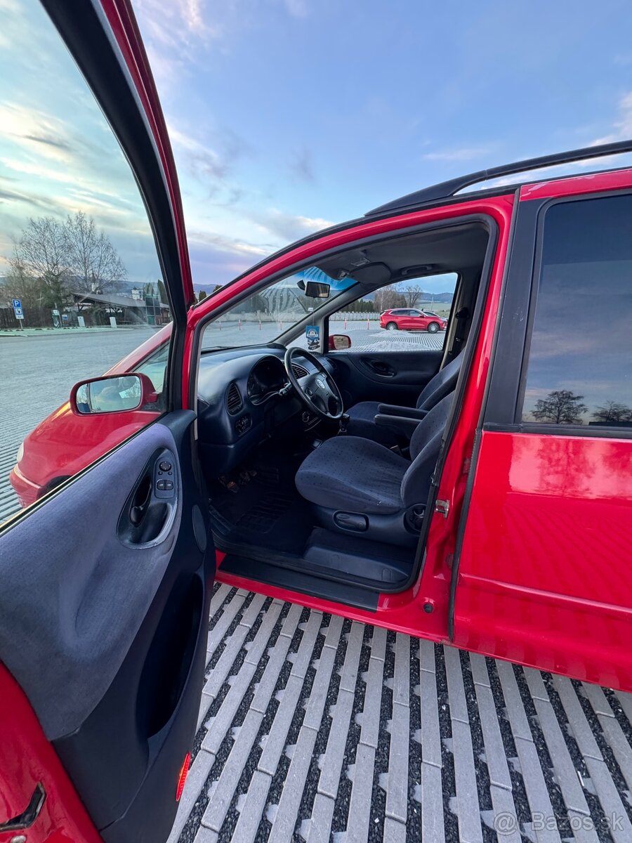 VW Sharan - 13